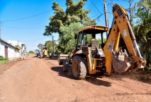 Prefeitura inicia obras para asfaltar todas as ruas do Jardim Nova Veneza