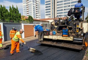 Prefeitura faz recapeamento em trechos da região central