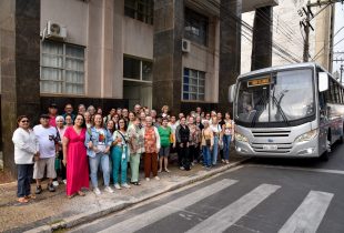Terceira idade de Rio Claro visita Expoflora em Holambra