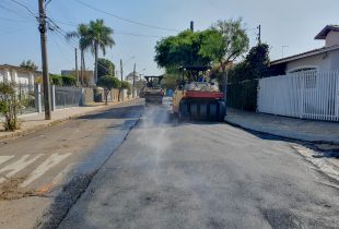 Prefeitura faz recapeamento na Rua 17 e Av. 12 do Jd. São Paulo