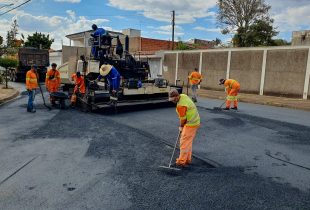 Prefeitura faz recapeamento na Rua 17 do Jardim São Paulo