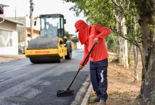 Prefeitura faz recapeamento em trecho do bairro Mãe Preta