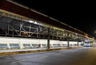 Prefeitura melhora iluminação no terminal de ônibus urbano