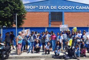Alunos fazem passeata contra a dengue