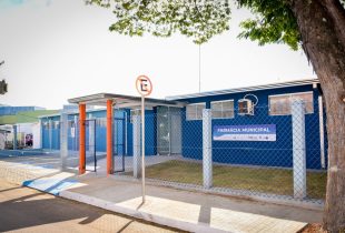 Prefeitura inaugura farmácia e lavanderia no complexo de saúde da região sul