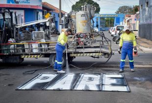 Prefeitura reforça pintura de solo em trechos do bairro Santa Cruz