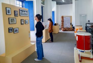 Exposição de atabaques no Rio Claro exalta cultura afro-brasileira