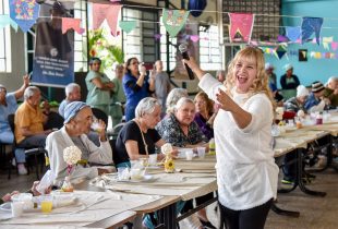 Idosos do São Vicente participam da festa julina