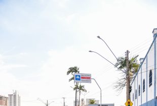 Prefeitura recupera pavimentação asfáltica na Av. Visconde