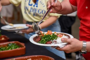 Feijoada solidária reuniu mais de 900 pessoas em Rio Claro