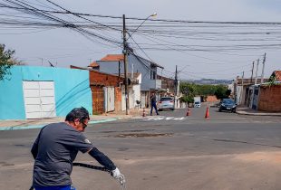 Prefeitura reforça pintura de solo no Jardim Paineiras