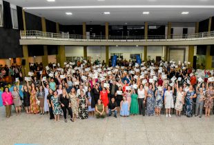 Fundo Social entrega certificados para 315 alunos de cursos profissionalizantes