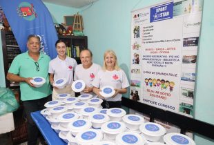 Fundo Social entrega marmitas para dezenas de pessoas no Jardim Guanabara