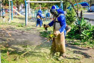 Prefeitura faz limpeza e corte de mato no Inocoop