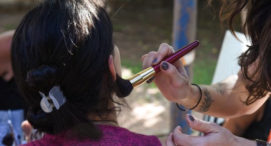 Mulheres participam de atividade de autocuidado
