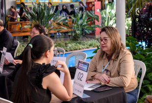 Quase 400 mulheres participam da 1ª Feira da Empregabilidade