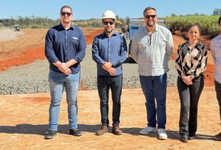 Pavimentação em estrada rural de Rio Claro recebe vistoria técnica