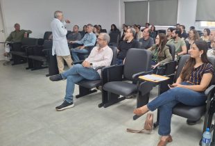 Cirurgiões dentistas participam de curso para aprimorar técnicas anestésicas