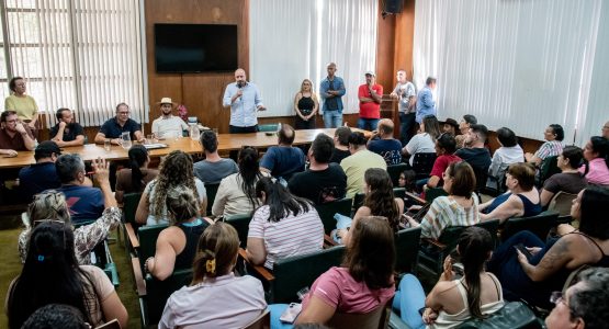 Feirantes são recebidos na prefeitura para reorganização das feiras livres