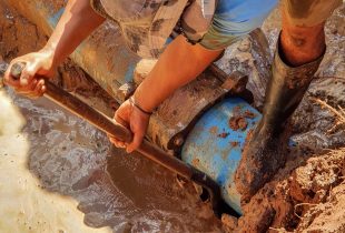 Daae faz reparo emergencial em adutora no Jd. Paulista