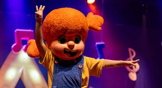 Fenômeno teatral infantil Diário de Mika será encenado sábado no Centro Cultural
